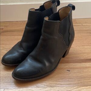 FRYE AND CO. Black Leather Ankle Booties with Side Elastic